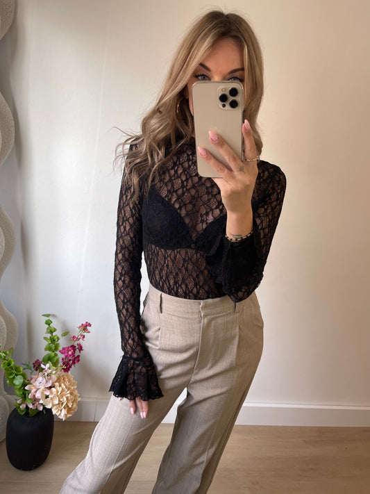 LACE TOP - BLACK